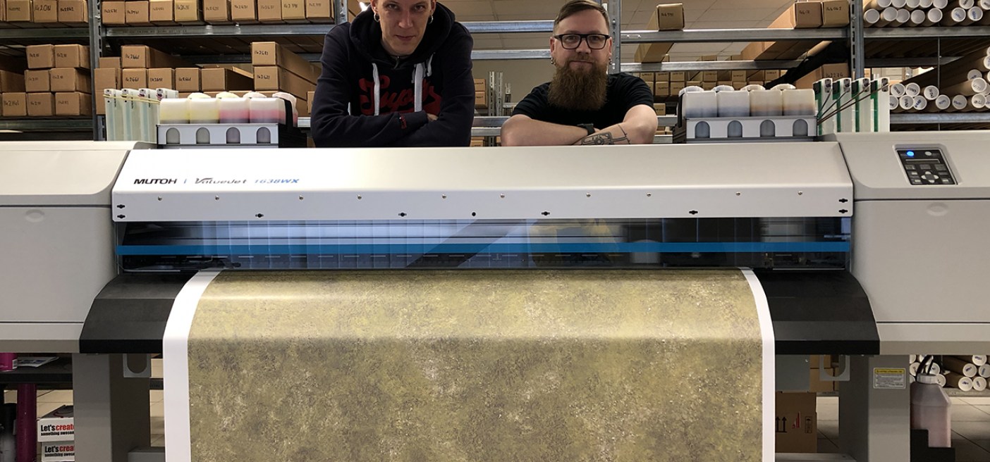 Drukarka sublimacyjna Mutoh ValueJet 1638WX w Deep-Cut Studio Drukarka sublimacyjna Mutoh ValueJet 1638WX w Deep-Cut Studio